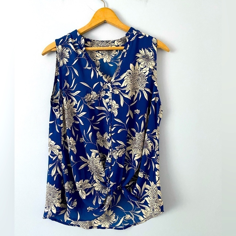 West Kei Women Small Blue Floral Blouse V-Neck Button Twist Front Sleeveless Top